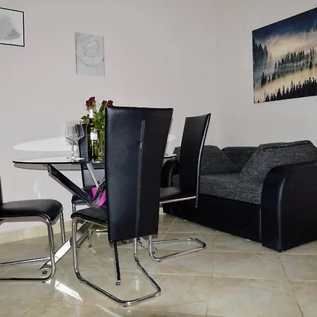 Lovely 2-bed In Close To