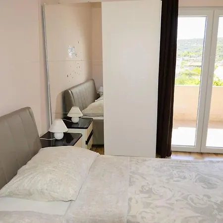 Lovely 2-bed In Close To