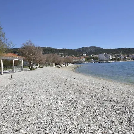 Lovely 2-bed In Close To Vinišće